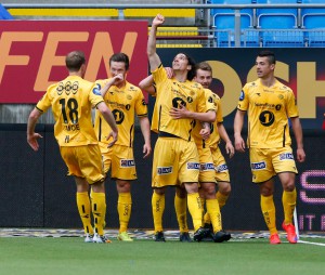 Bodø/Glimts Zarek Valentin (nr 3 f.v.) feirer 0-1 i eliteseriekampen mellom Molde og Bodø/Glimt på Aker Stadion. Foto: Svein Ove Ekornesvåg / NTB scanpix